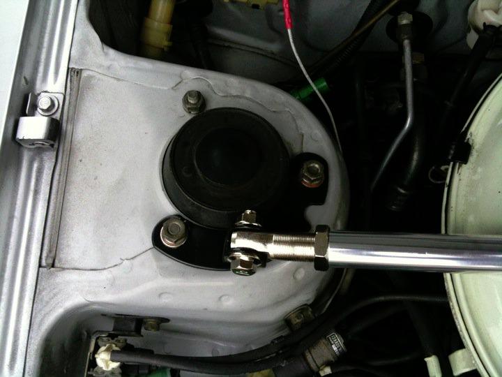 1983 KE70 COROLLA DX Strut bar