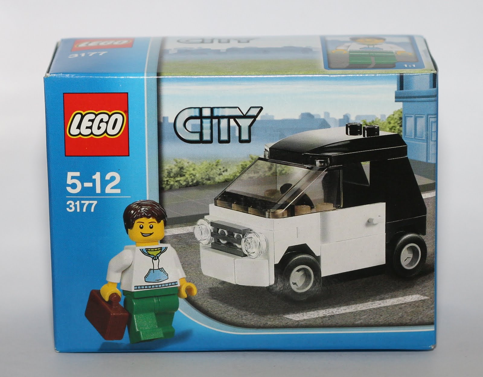 Maniac des LEGO: Review LEGO City : Set 3177 - La petite voiture

