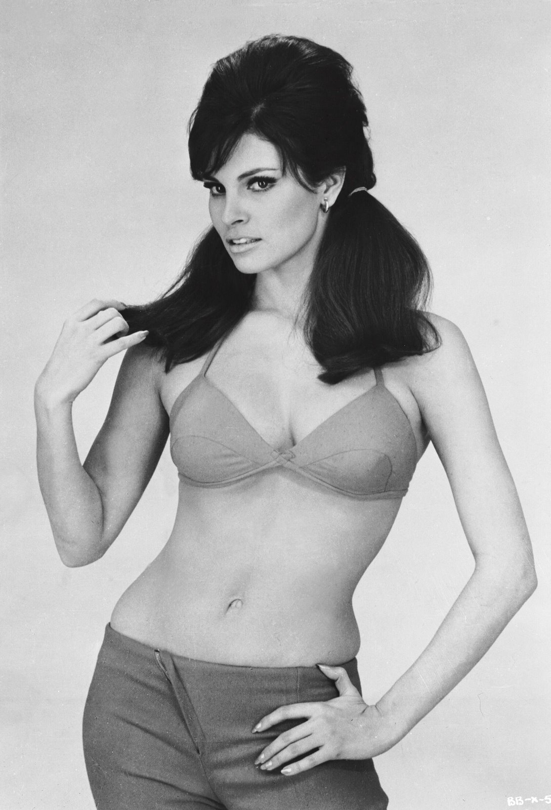 [618_Raquel_Welch_23040303_shahel0006.jpg]