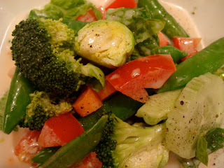 Romaine salad with vegetables and dressing