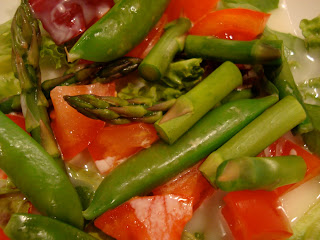 Mixed green salad with vegetables
