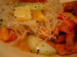 Kelp Noodles with vegetables and Peanut Sauce