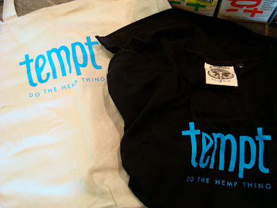 Tempt bag and t-shirt