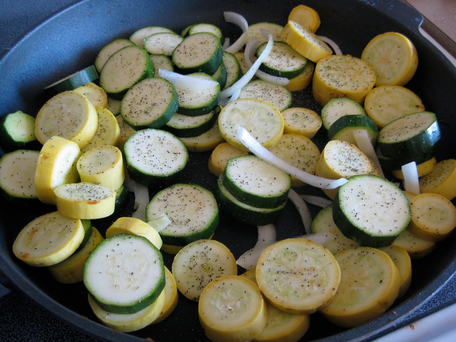 Pressure Perfect Cooking: Squash and Zucchini Medly - HEAVENLY AND HEALTHY