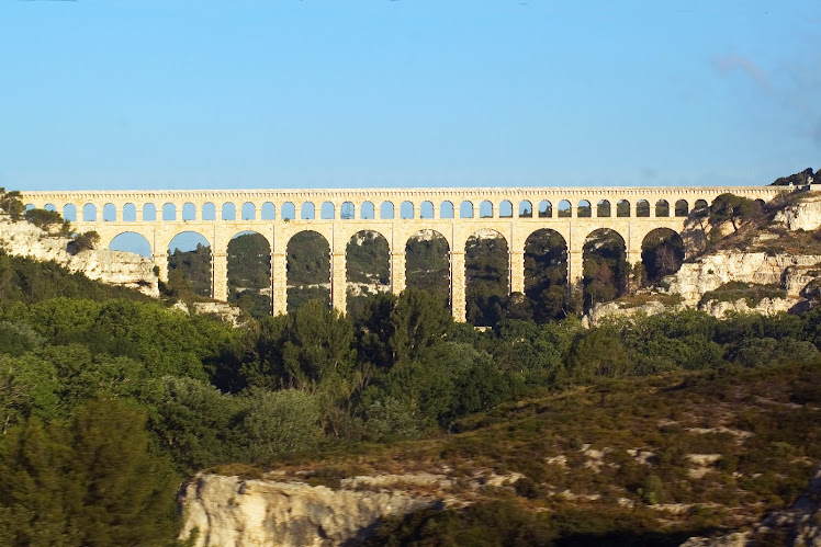 AQUEDUC DE ROQUEFAVOUR