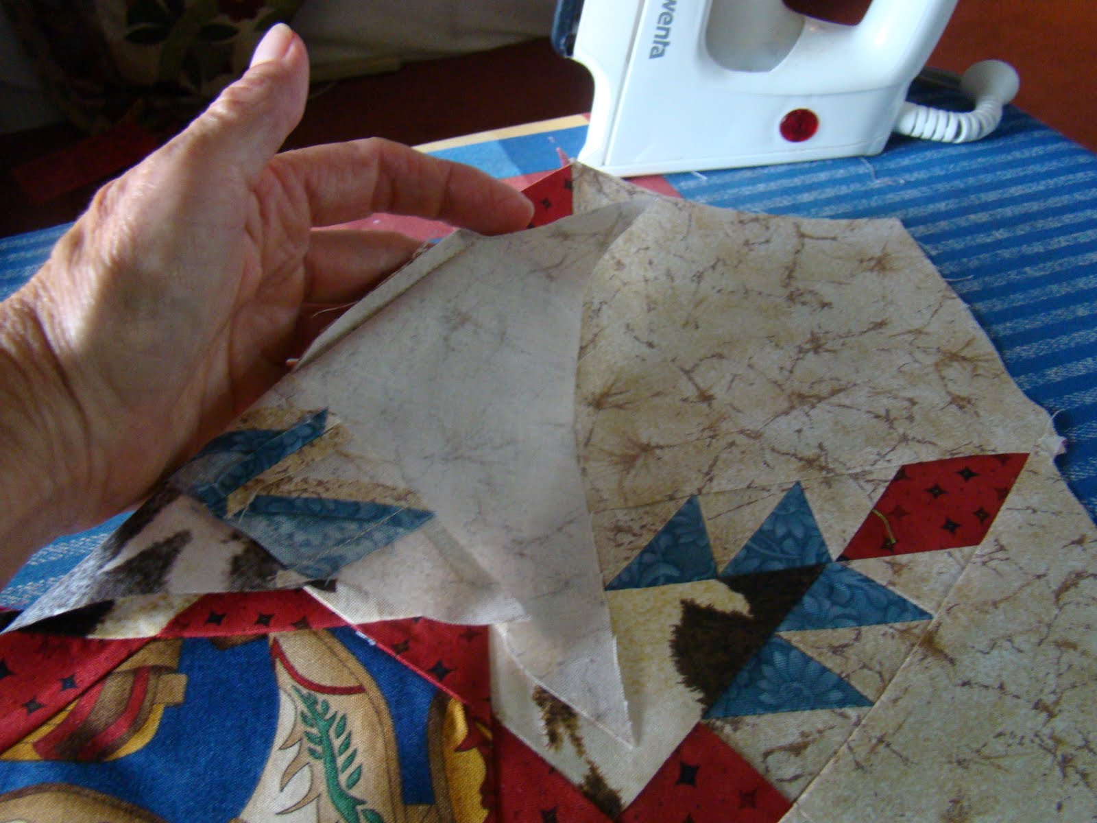 Molly's Place: FEATHERED STAR TUTORIAL