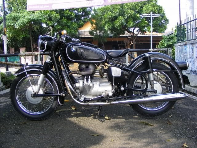 Р‘РњР’ РјРѕС‚РѕС†РёРєР» 1966