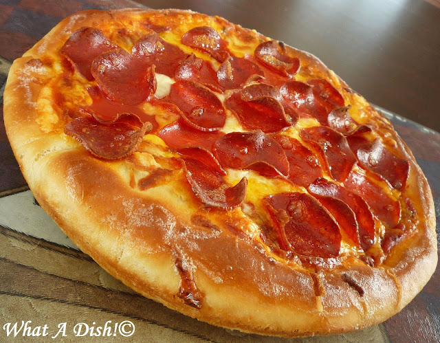 Cast Iron Pan Pizza (Copycat Pizza Hut Pizza Recipe) - House of