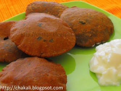 bhajaniche vade, bhajani wade, thalipith bhajani, maharashtrian snacks