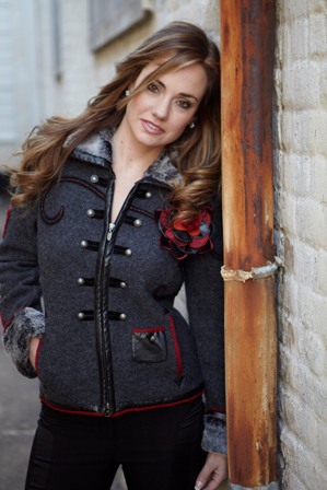 Nicole Lauren Model/ActoHost/Image Consultant
