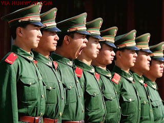 Funny Pictures:The formidable Chinese army!