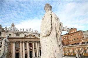 Exorcista chefe da Santa Sé revela: Satanás está no Vaticano