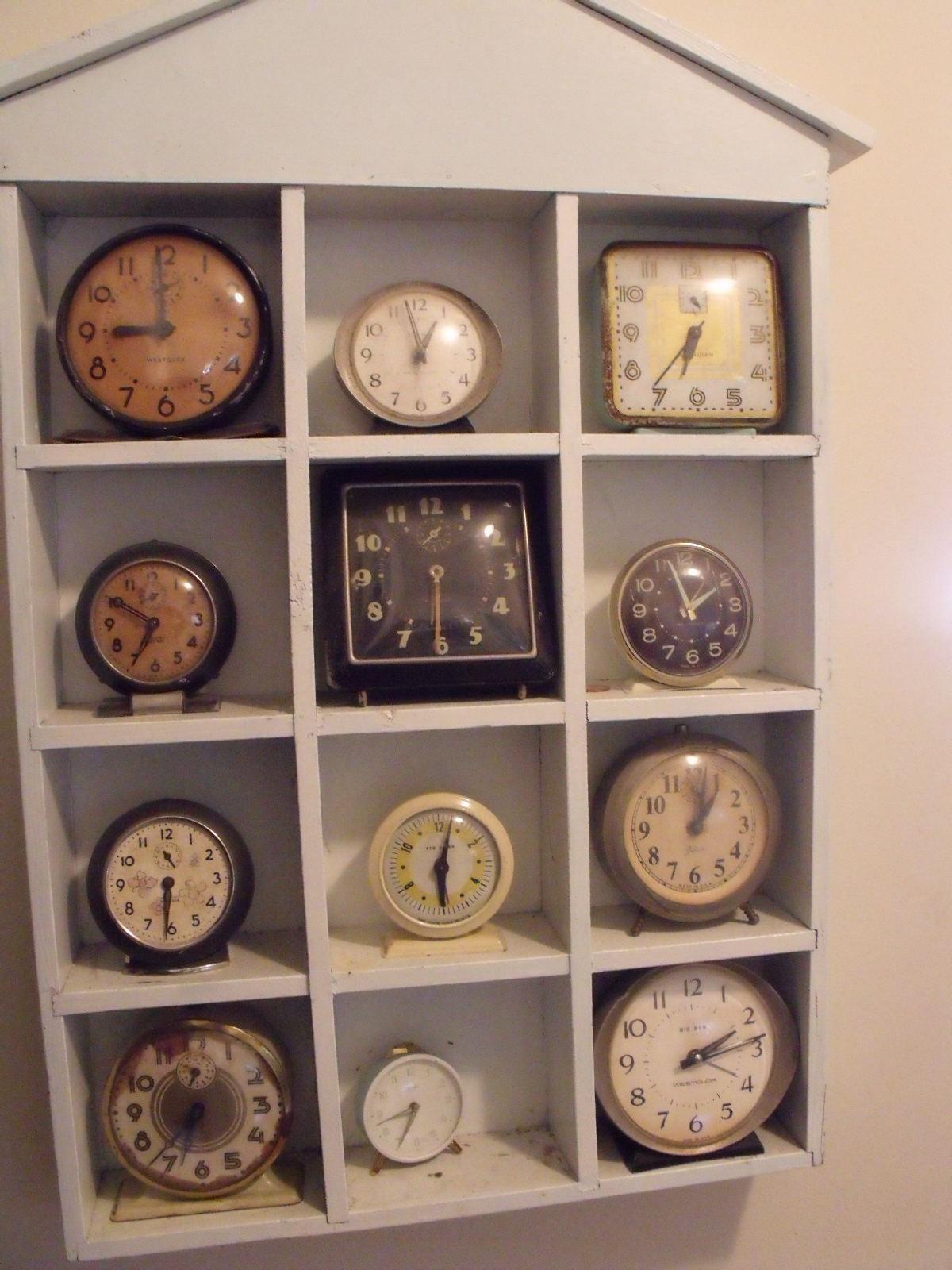 Pink Daisys Blog Clock Obsession