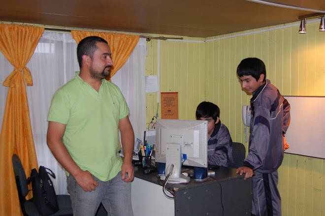 Nuestro Equipo trabajando en la institucion