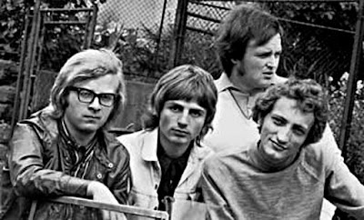 Prudy,Zvonky_Zvonte,front,psychedelic-rocknroll,collegium_musicum,1969,slovak,psychedelia,supraphon,bratislava,Pavol_Hammel,Marian_Varga,seller Prudy,Zvonky_Zvonte,front,psychedelic-rocknroll,collegium_musicum,1969,slovak,psychedelia,supraphon,bratislava,Pavol_Hammel,Marian_Varga,seller