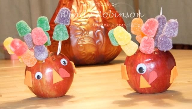 Windy Robinson: Gobble, Gobble... an Apple Thanksgiving Turkey
