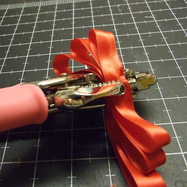 Windy Robinson Ribbon Embellishment Tutorial