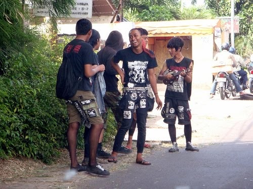DJARIEdesain&photography: Punk Rock Jalanan cukup IRONIS.