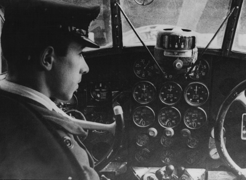 [Cockpit+photo_S79bw.jpg]