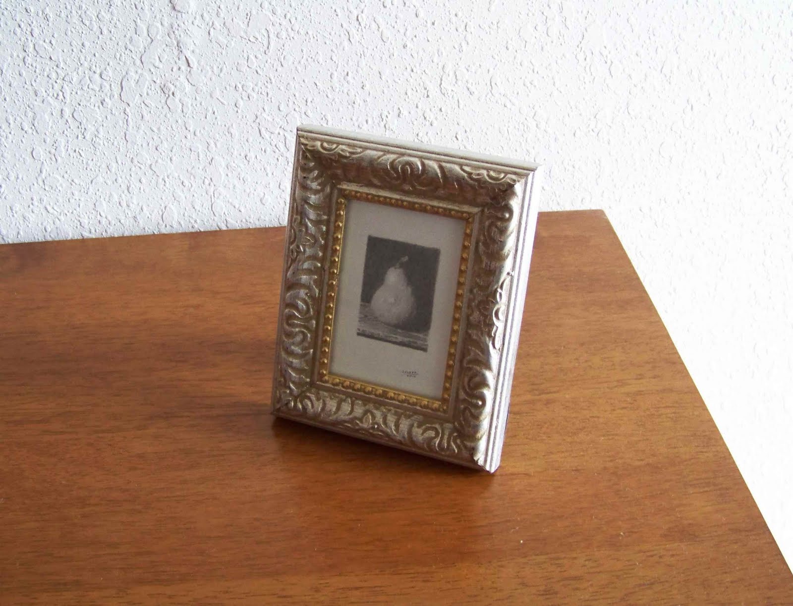 Picture Frame On Table Page 6 Design Reviews Check All Frames Rh Source Pear On Wood 1 3 4 X Graphite Pencil