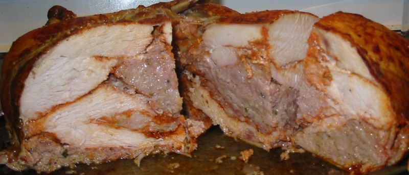 [-turducken_quartered_cross-section.jpg]