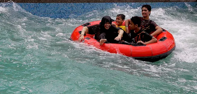 Bukit Gambang Water Splash