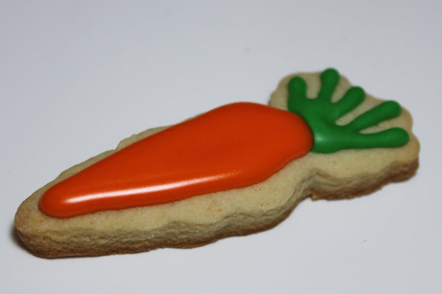 carrot iced cut out cookies @createdbydiane