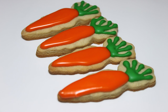 carrot iced cut out cookies @createdbydiane