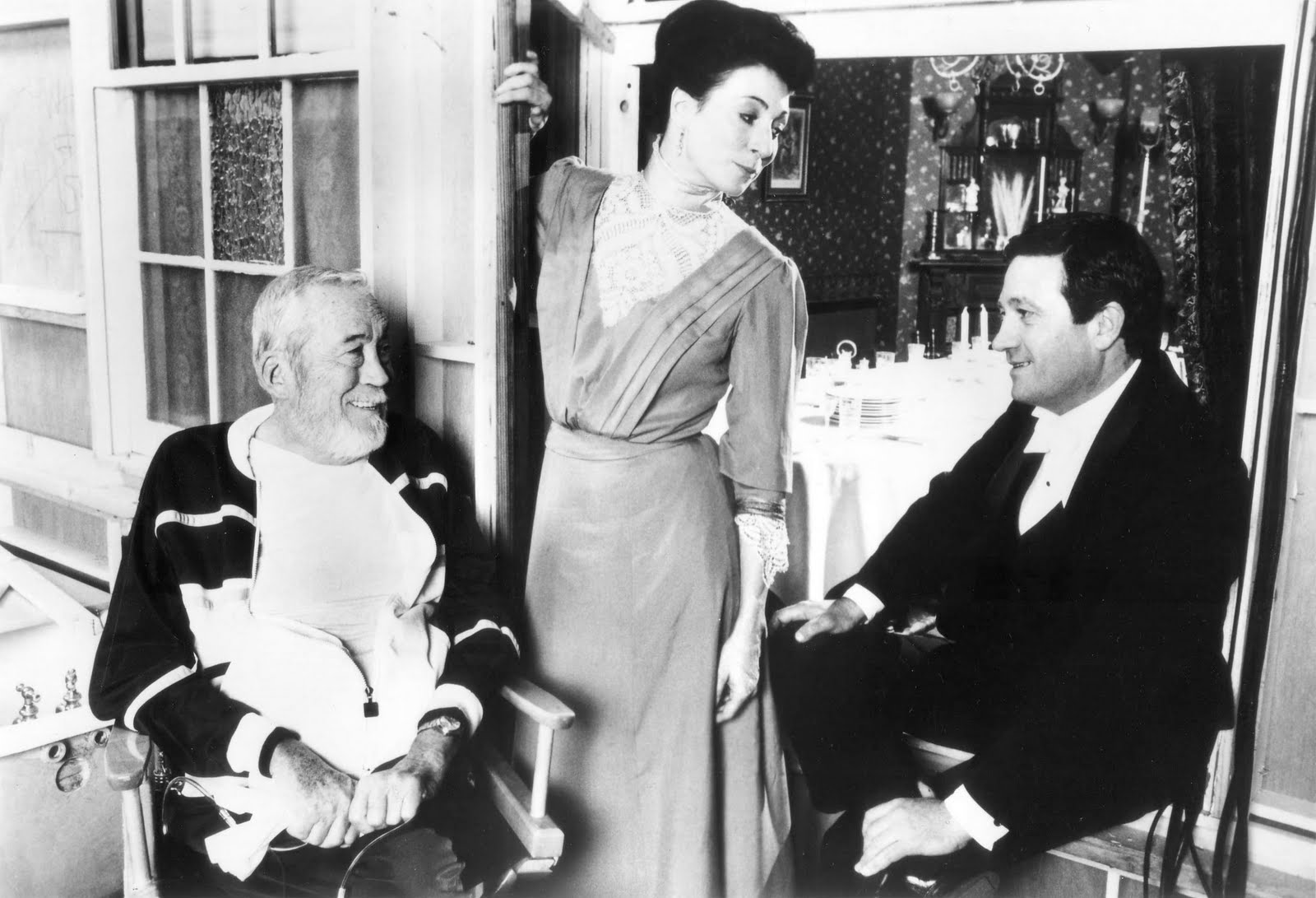 UN MUNDO PERFECTO LOS MUERTOS (James Joyce, 1914) UN MUNDO PERFECTO LOS MUERTOS (James Joyce, 1914)