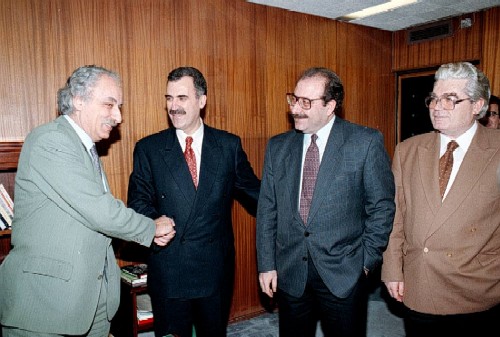 %25CE%25921.jpg