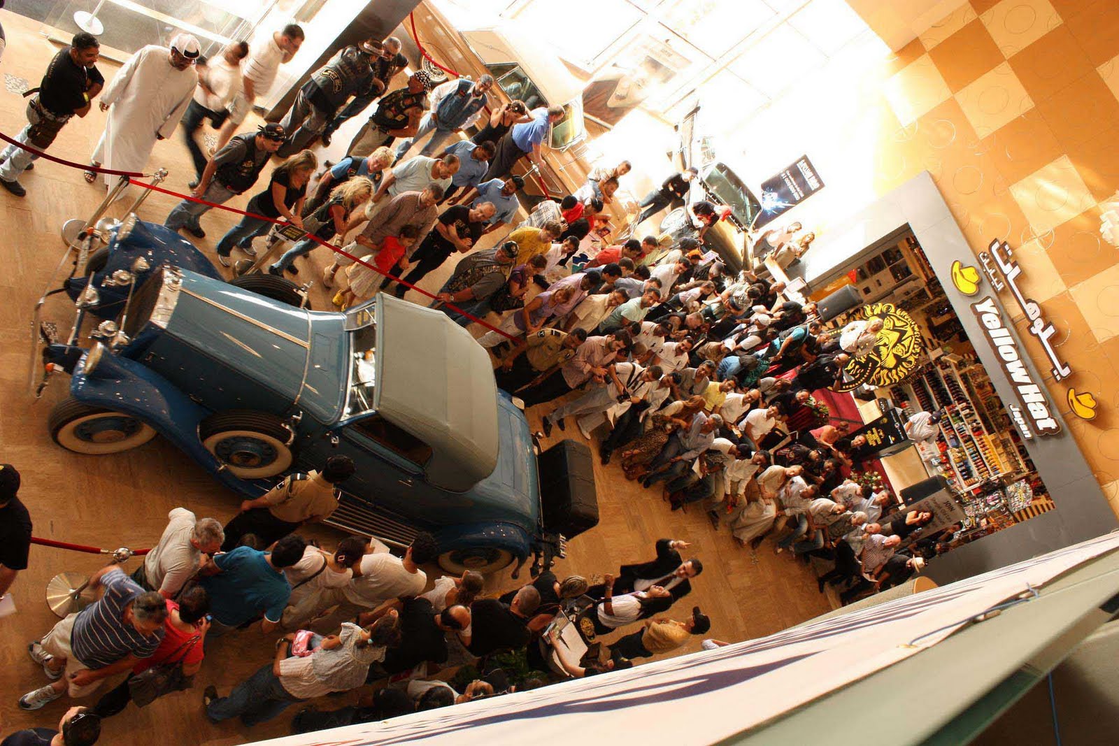 Dubai photos Leo SterlingYellow Hat classic car auction generates