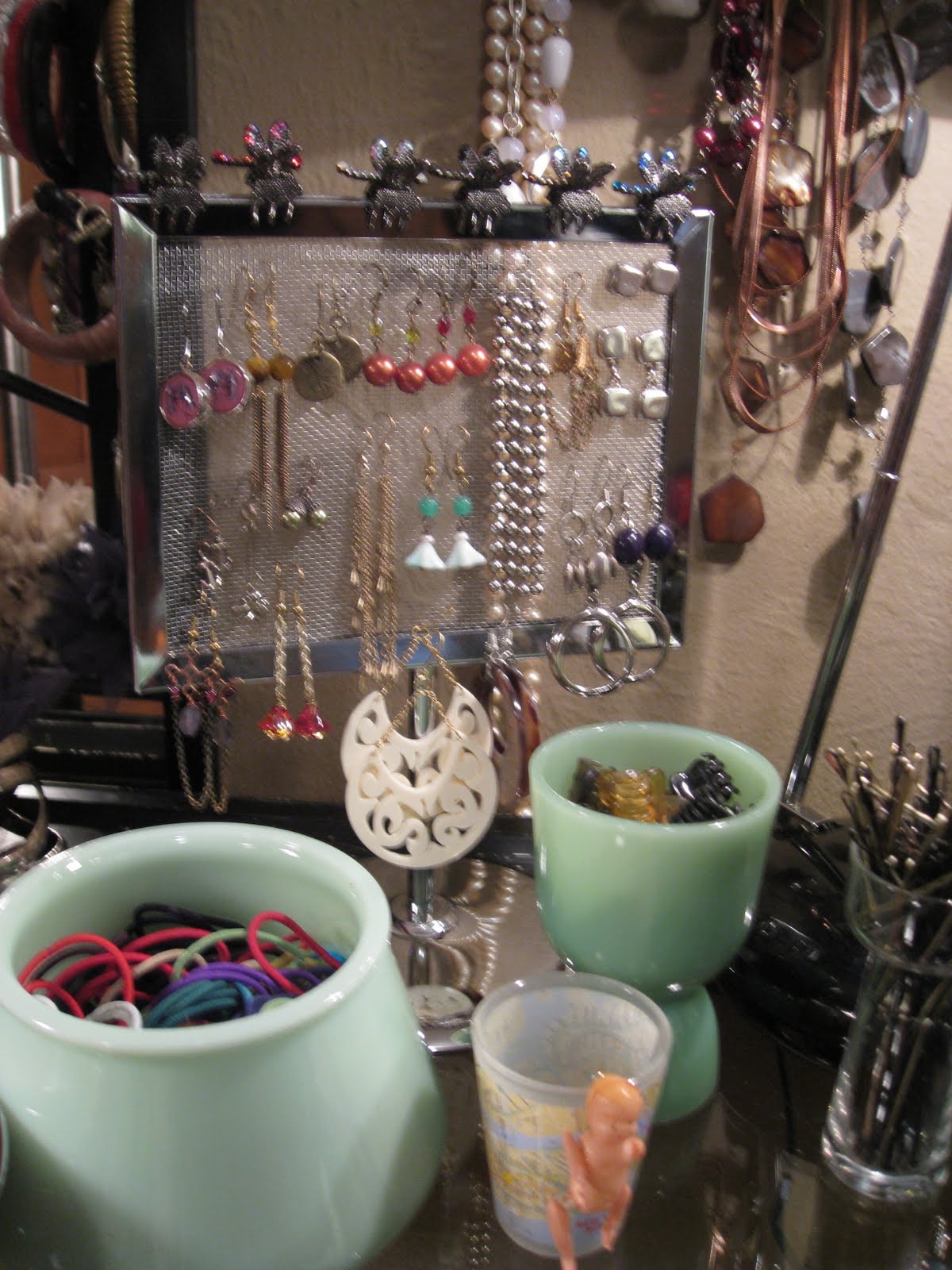 Squeaky Chic Jewelry Organization Ideas