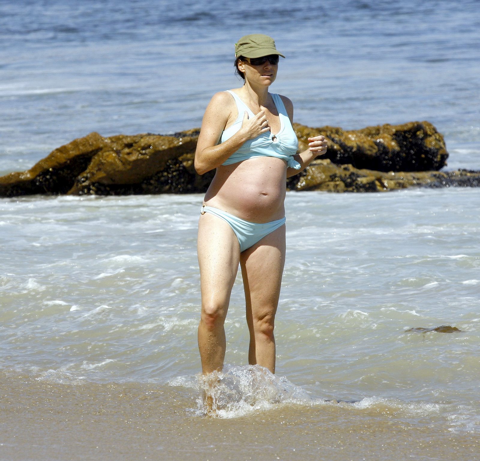 [minni-driver-pregnant-bikini.jpg]