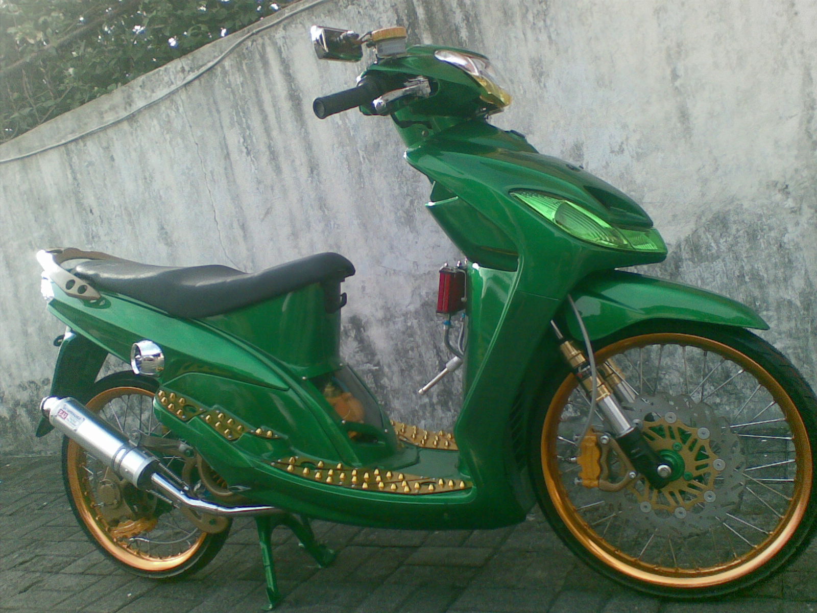 AND MODIFIKASI SYNDICATE MIO CANDY GREEN BY AND