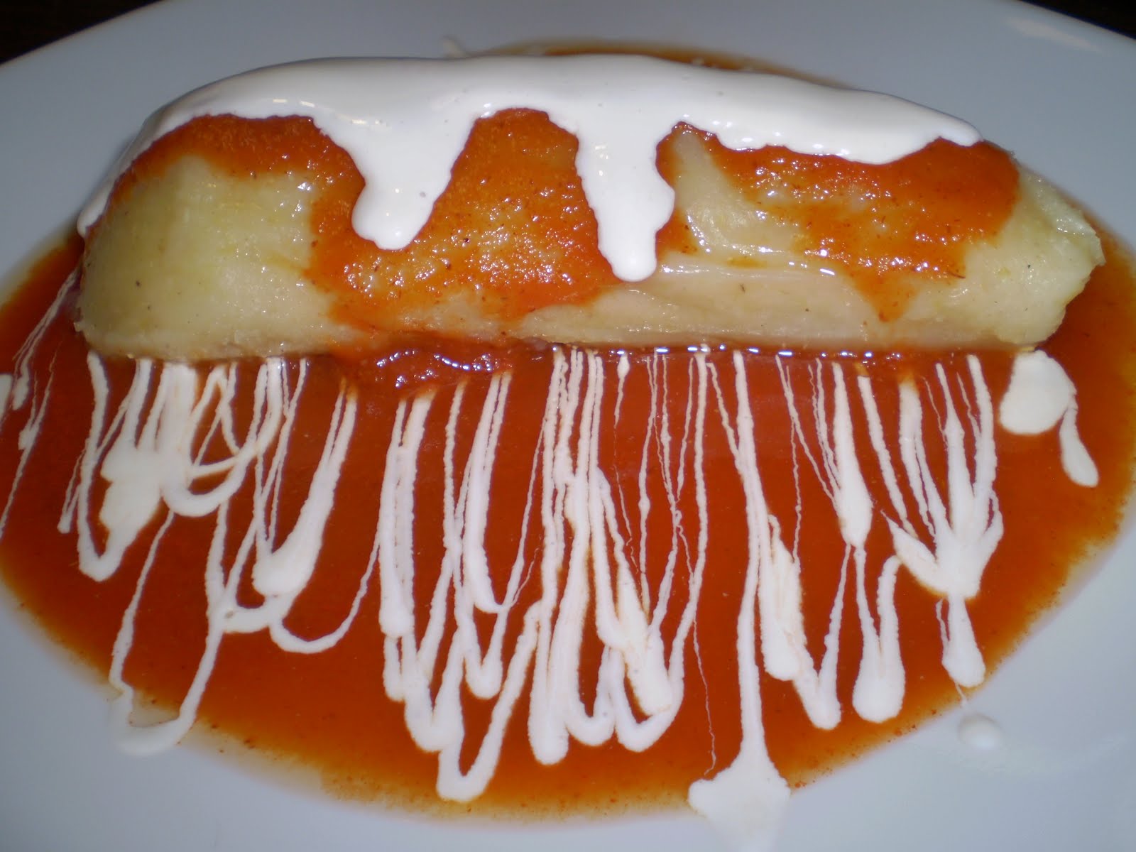 Sazón del corazón Tamal de elote en salsa roja