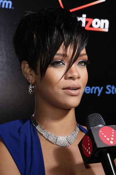 Rihanna Short Hairstyles Back. rihanna haircuts.
