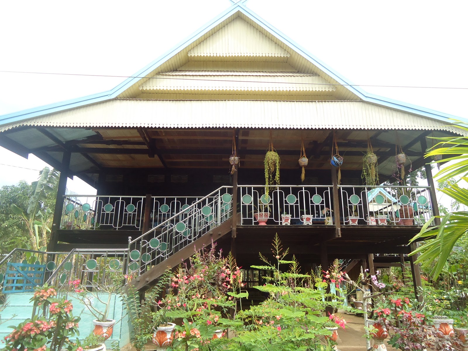 UD BAHAGIA KABUPATEN PINRANG SUL SEL PENJUALAN RUMAH  KAYU  