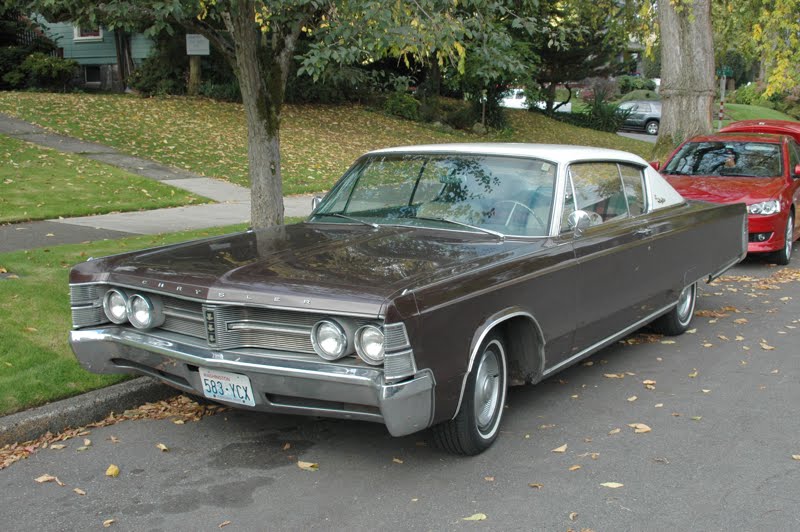 1967+Chrysler+New+Yorker+2+Door+Hardtop+Fifth+Generation+4.jpg (800×532 jpg (800x532)