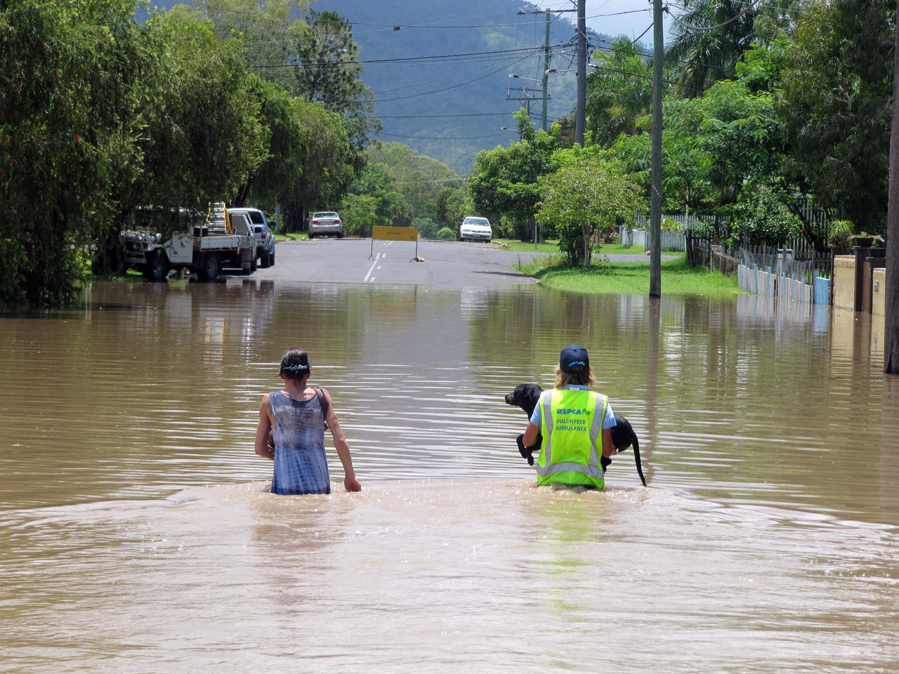 Flood happened. Queensland Floods. Наводнения в Квинсленде. Wore Floods. QLD News Flood Warning.