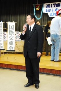 県議会議員の下森さんのご祝辞の写真