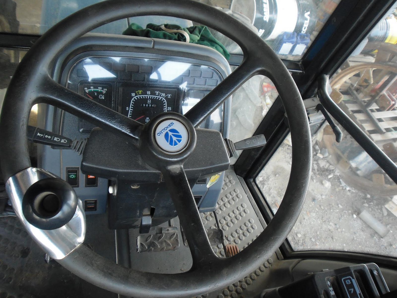 [TRACTOR+06.JPG]