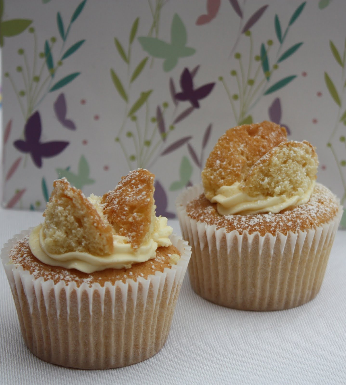Lemon and Lilac Cakes: Butterfly Cupcakes