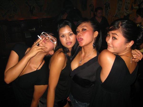 [indonesia+girls+party.jpg]