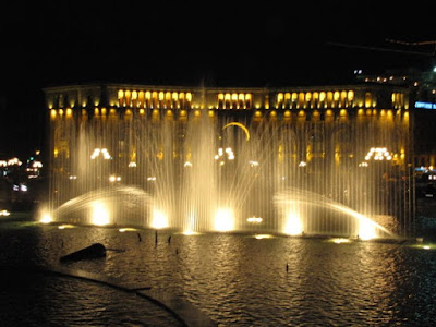 KUALA SKYLAB: ARMENIA PHOTO. REPUBLIC SQUARE. YEREVAN.