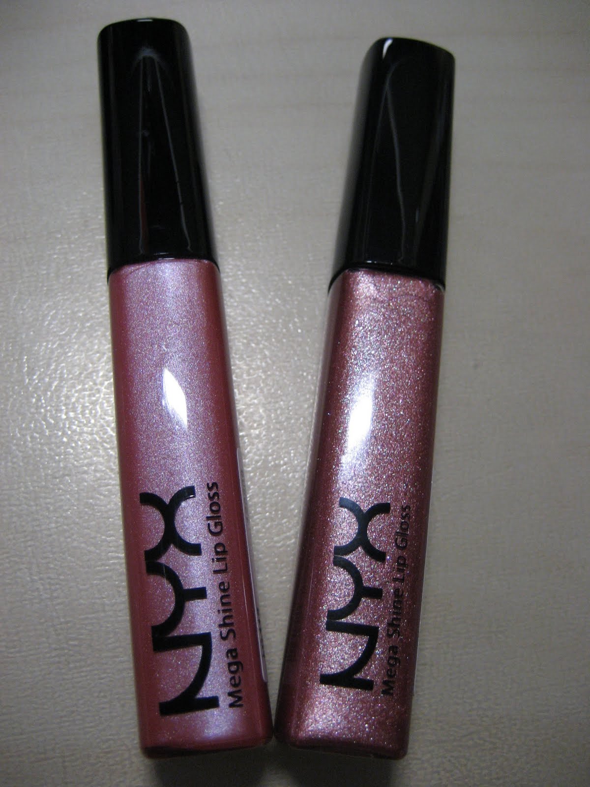 Beauty And The City Mega Shine Lip Gloss de NYX