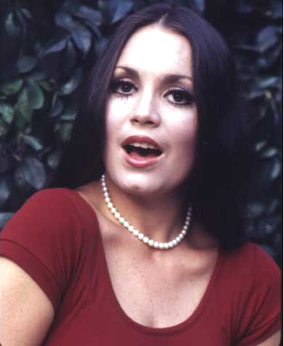 REGINA DUARTE (NAMORADINHA DO BRASIL) REGINA DUARTE FAZ 45 ANOS DE