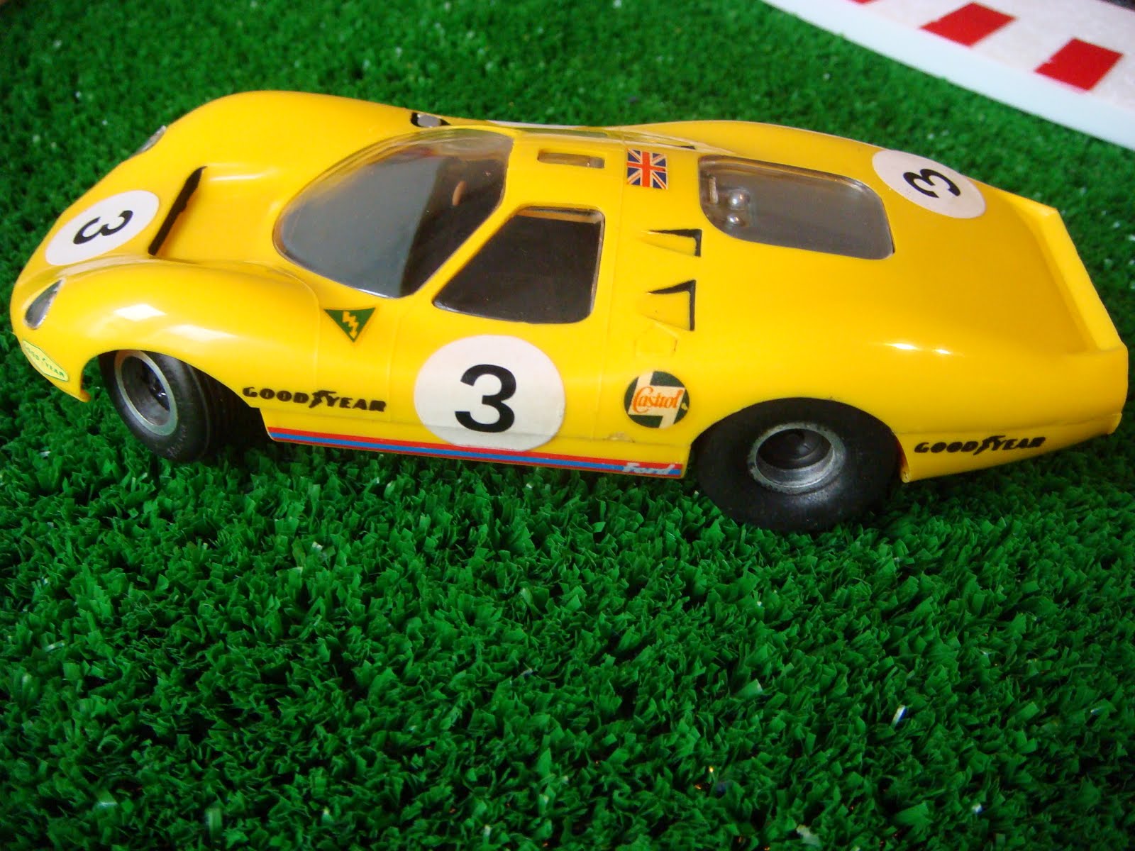 [Ford+3+L.+GT+MRRC+01.JPG]