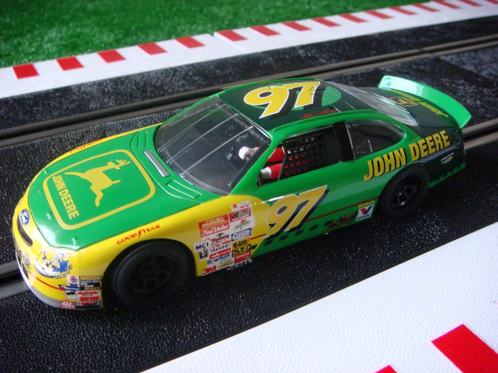 [Ford+Taurus+John+Deere+SCX+02.JPG]