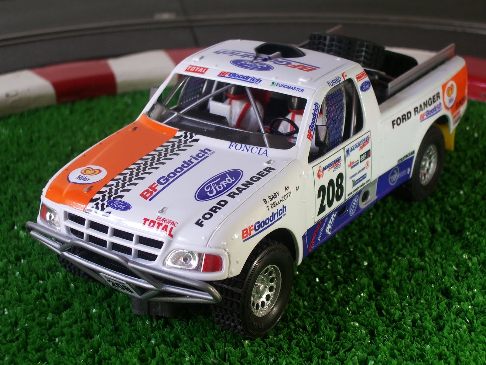 [Pro+Truck+Ford+Ninco+02.JPG]