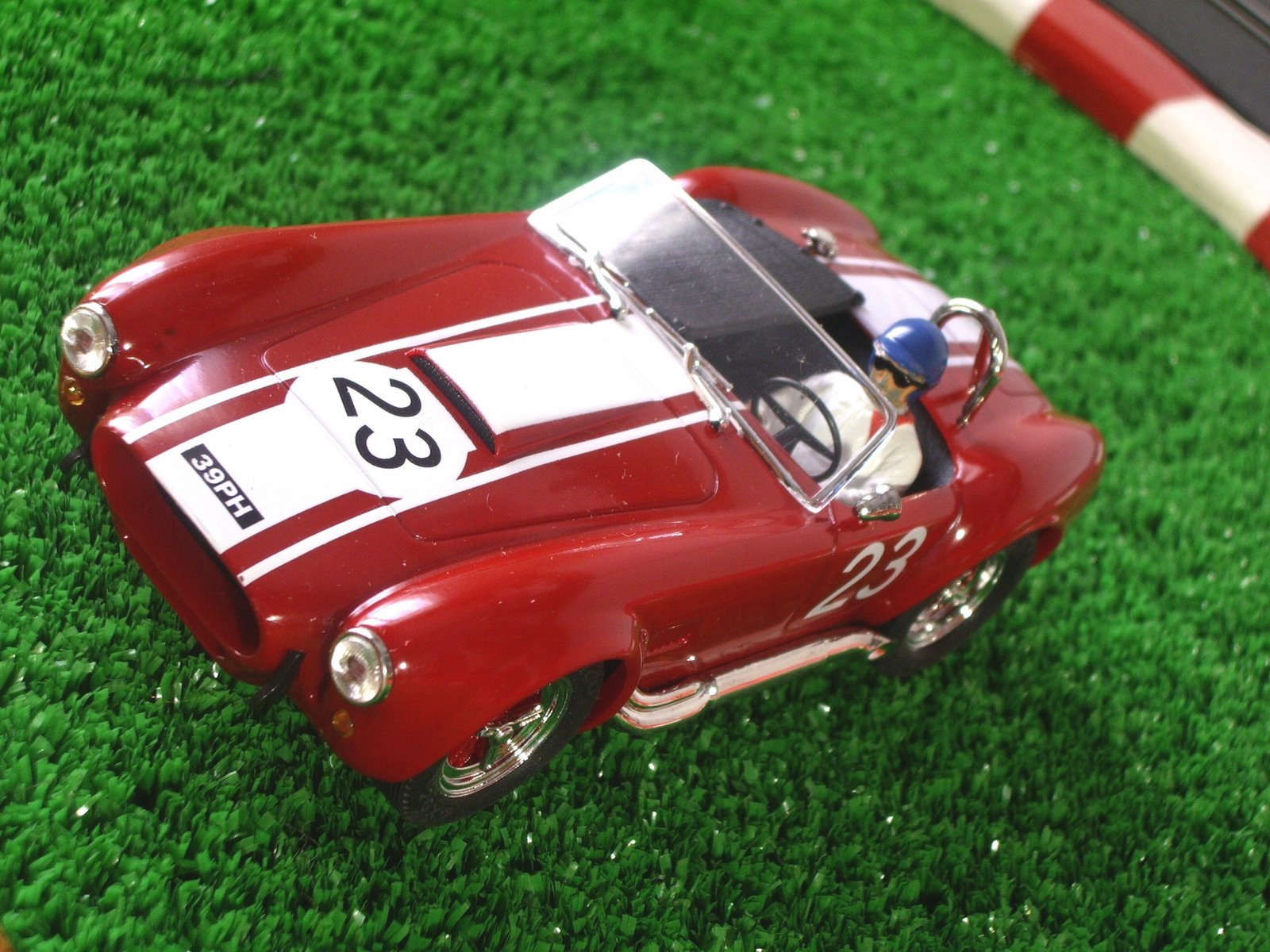 [AC+Cobra+427++Rojo+1965+Ninco+03.JPG]